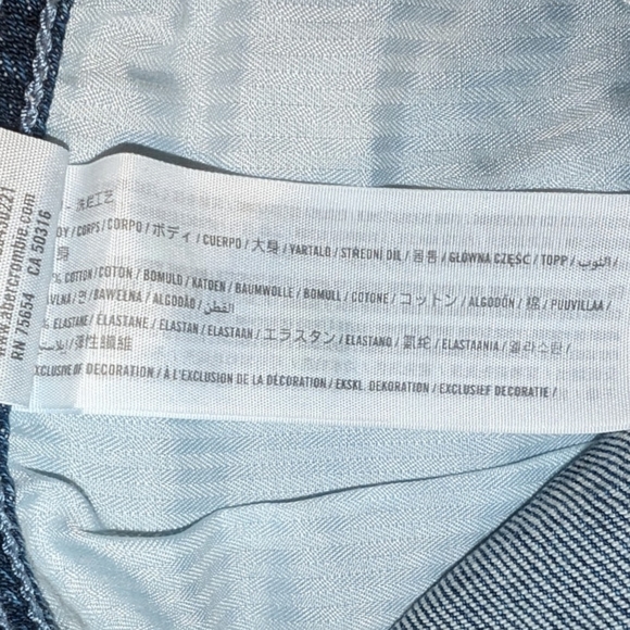 NWOT Hollister Curvy High Rise Vintage Shorts, Size 17/33 - Picture 7 of 7